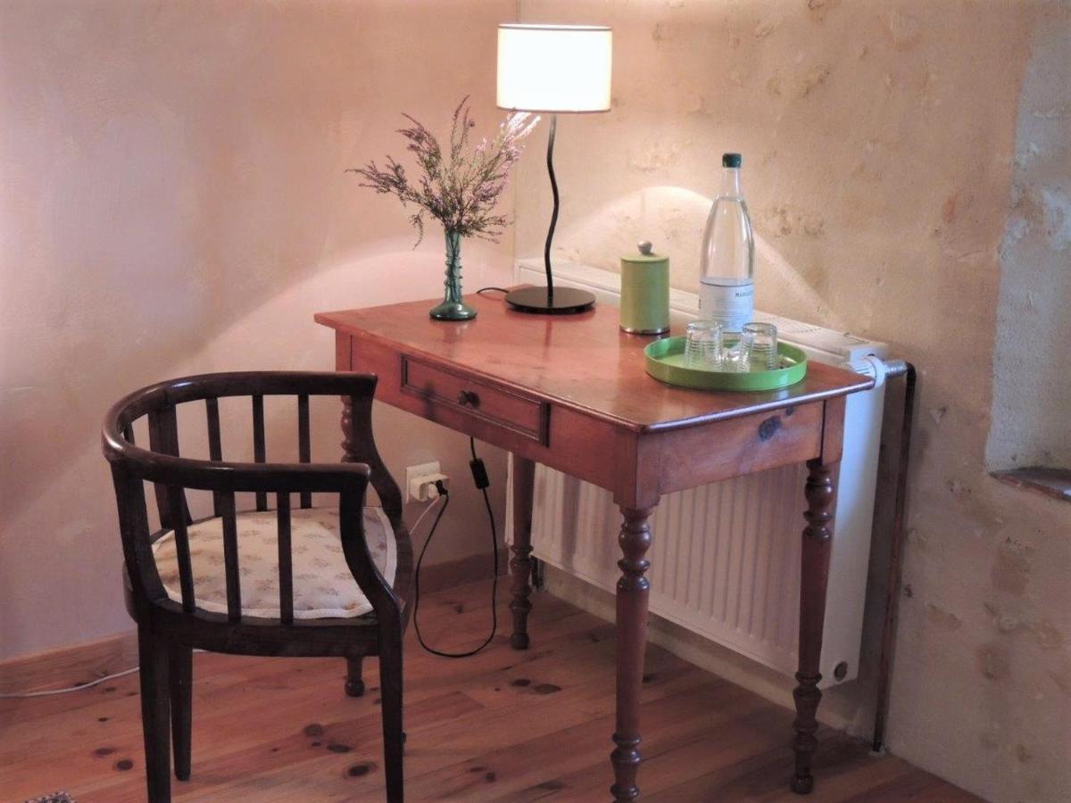 la Maison des Aubées Rémalard Esterno foto